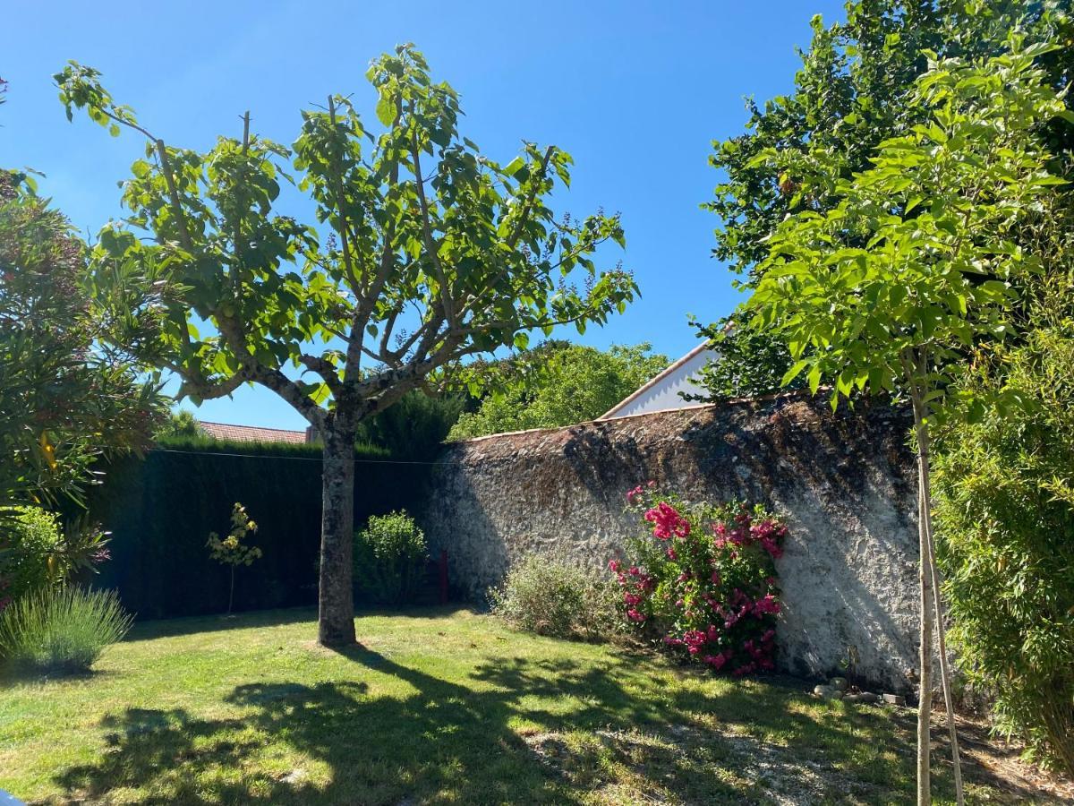 Maison Vendéenne à 10 min de la mer Avrillé Extérieur photo