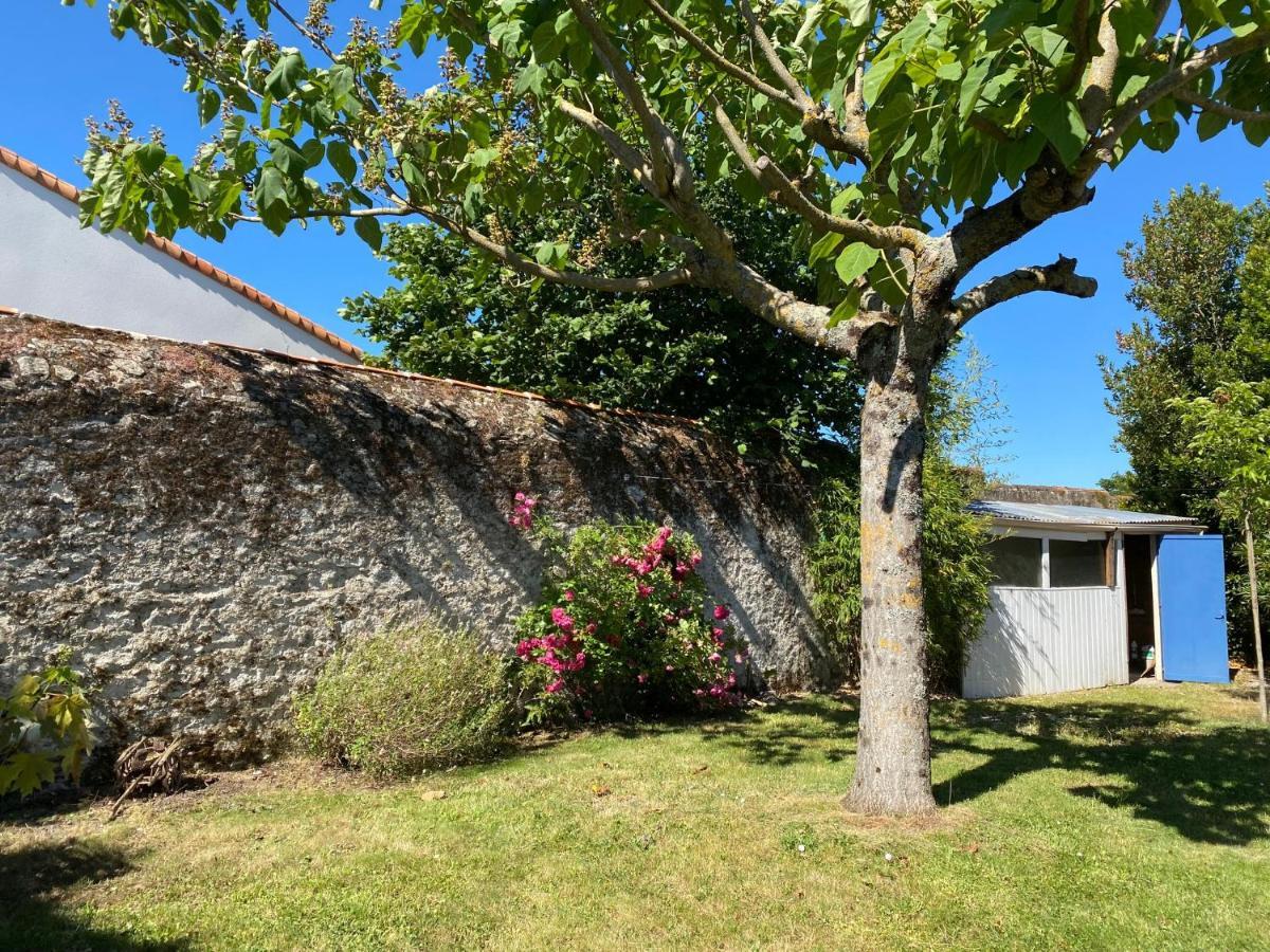 Maison Vendéenne à 10 min de la mer Avrillé Extérieur photo